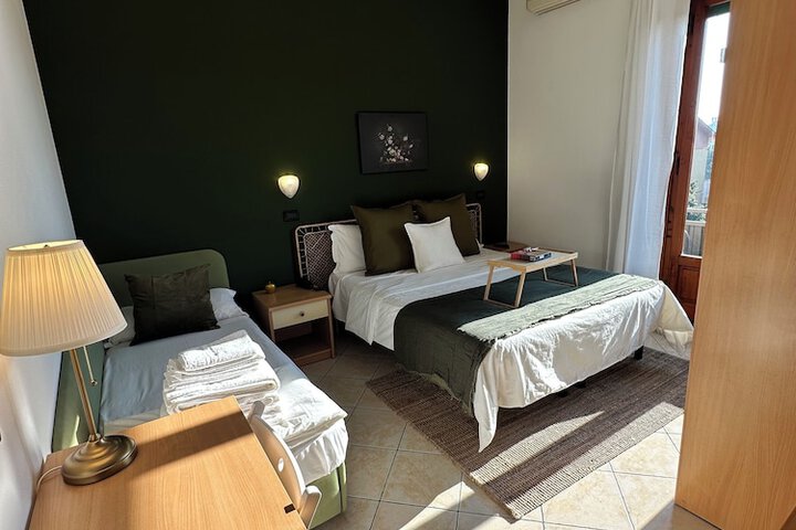 Room 6 of 17