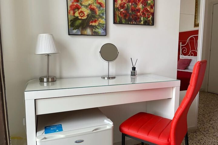 Room 33 of 61