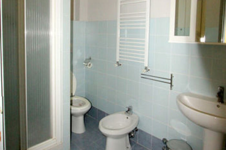 Room 5 of 40