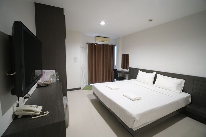 Room 6 of 40