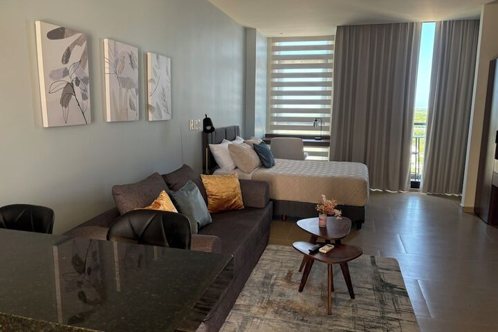 Room 10 of 66