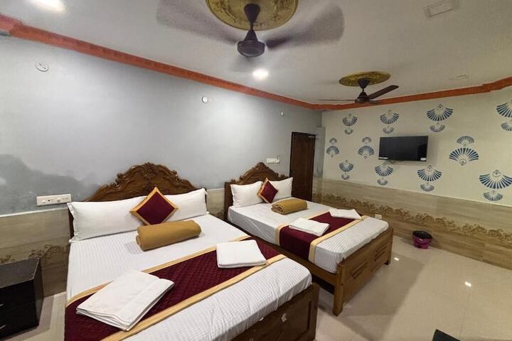 Room 6 of 11