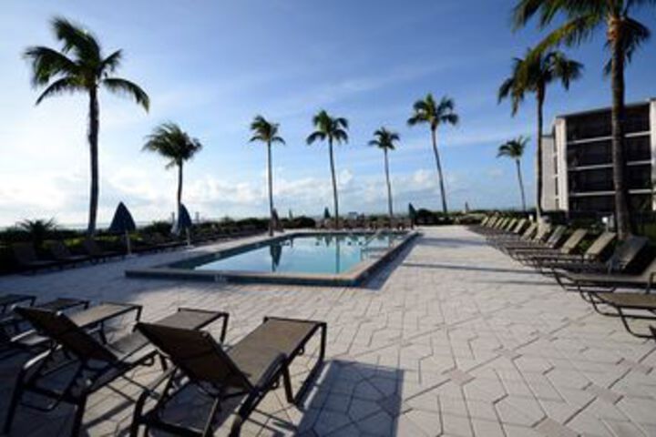Pool 25 of 28