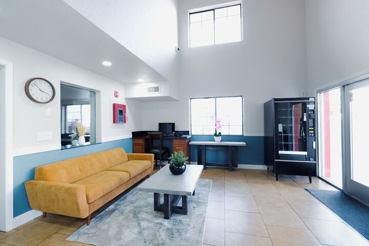 Business Center 38 of 41