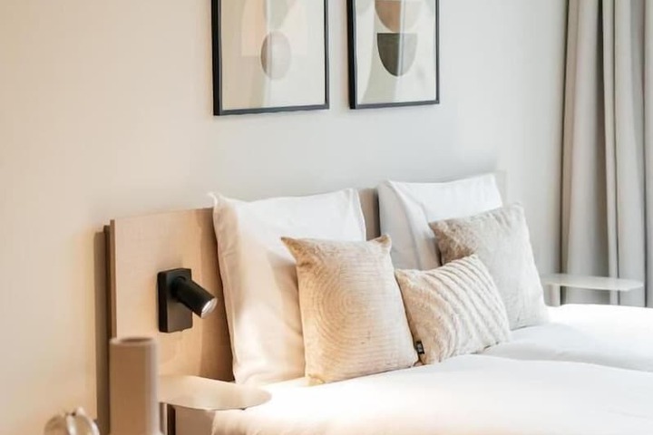 Room 2 of 15