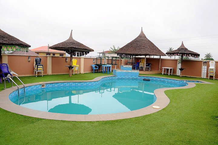 Pool 16 of 30