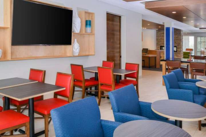 Breakfast/Coffee Service 19 of 40