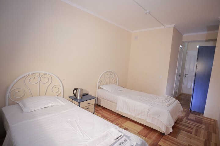 Room 28 of 46