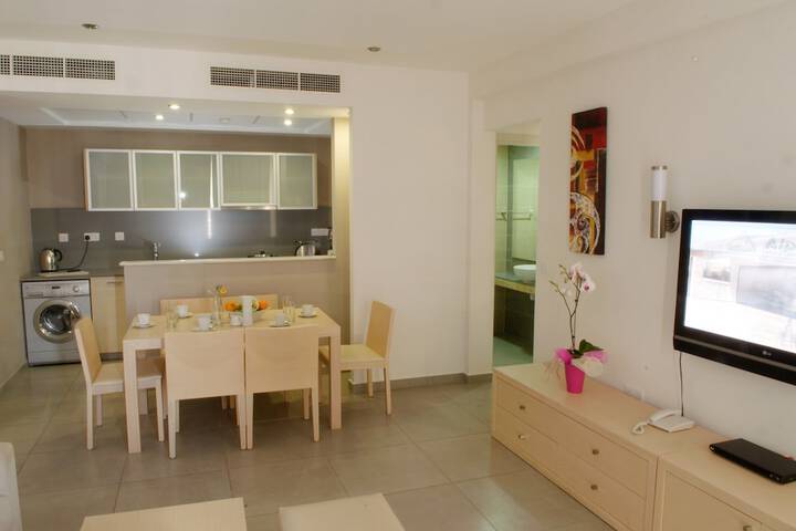 Room 34 of 110
