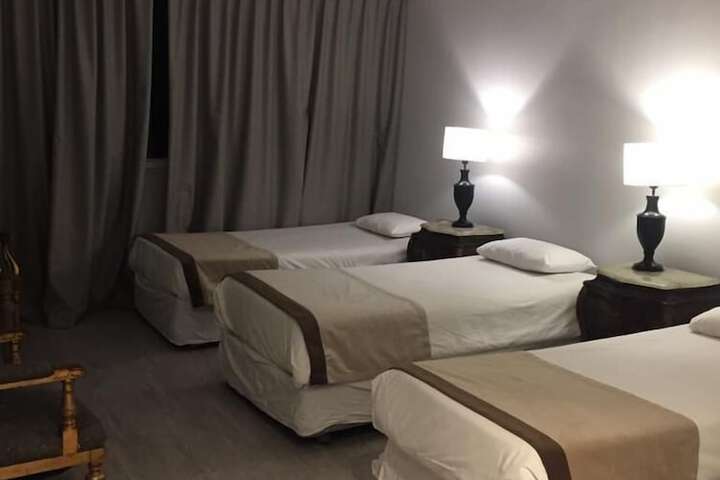 Room 35 of 76