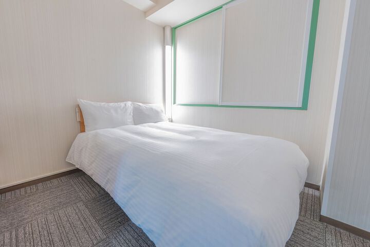 Room 11 of 22