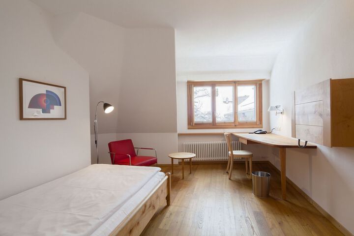 Room 10 of 67