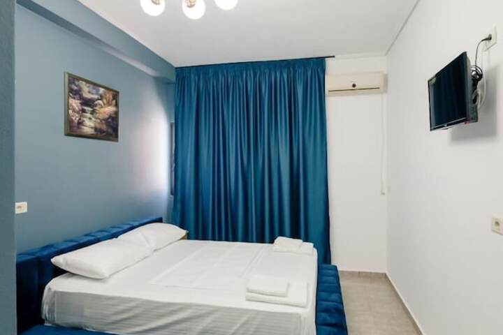 Room 28 of 65