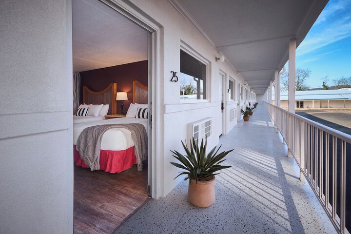 Room 2 of 22
