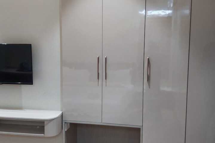 Room 10 of 25