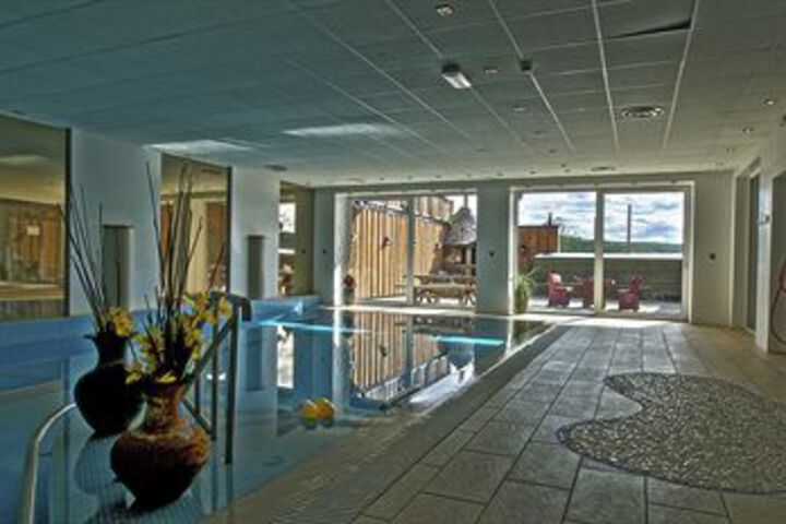 Pool 14 of 17
