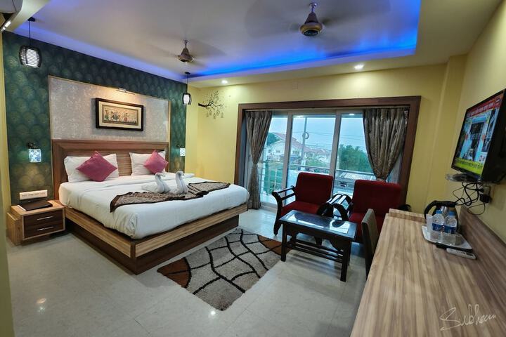 Room 4 of 25