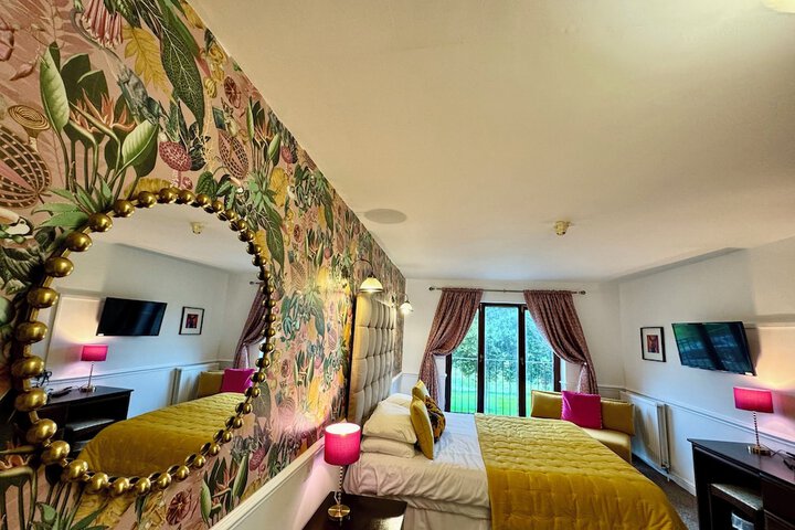 Room 34 of 90