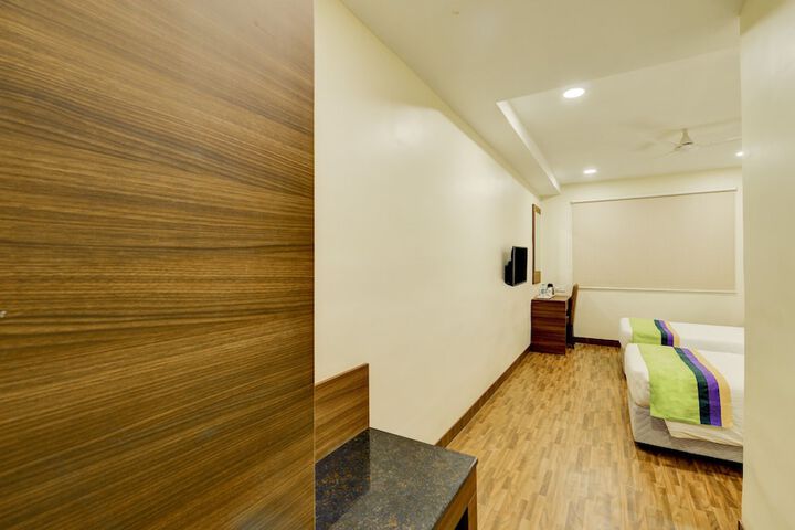 Room 7 of 40