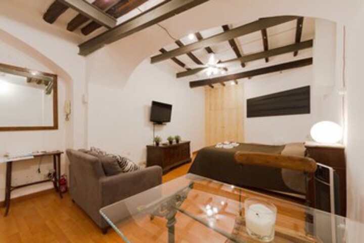 Room 4 of 9