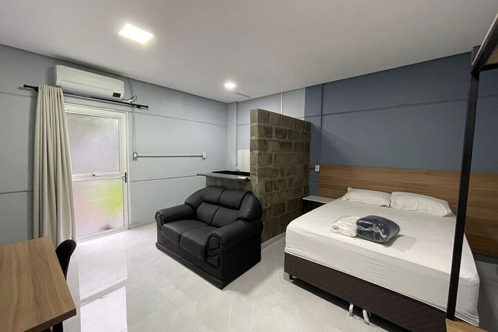 Room 28 of 80
