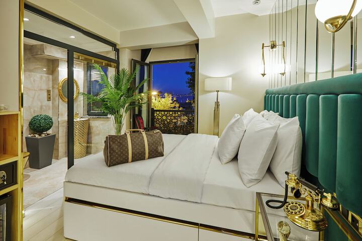 Room 8 of 45