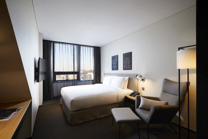Room 5 of 30