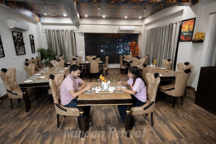 Dining 40 of 51