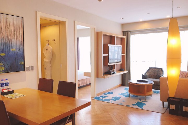 Room 15 of 66