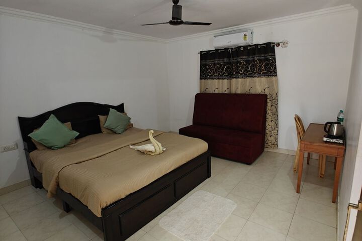 Room 11 of 36