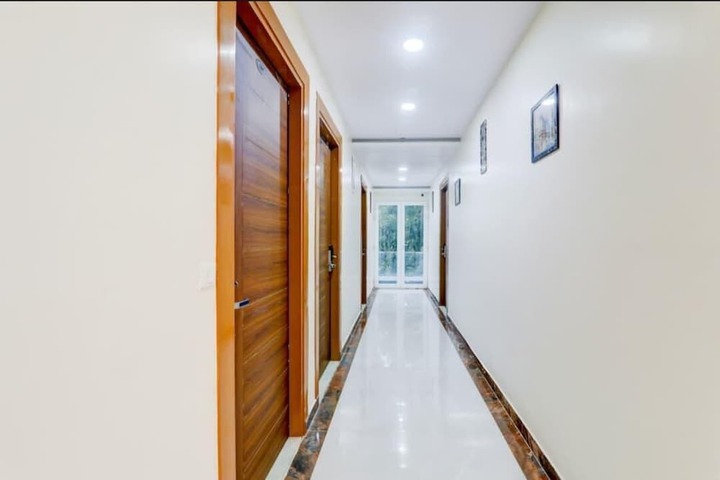 Room 2 of 7