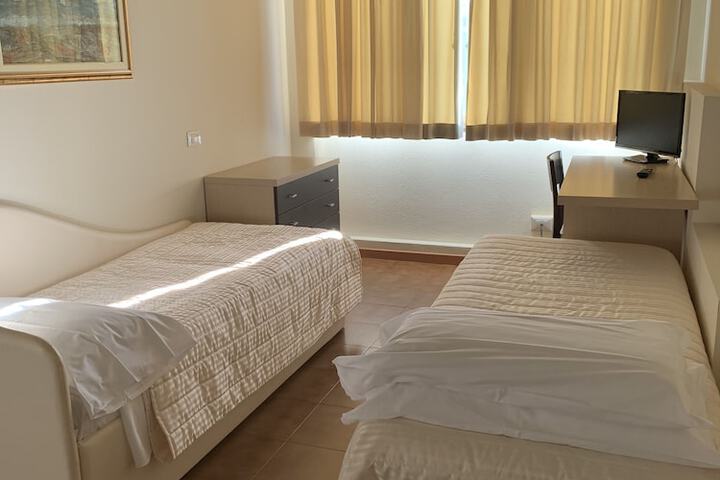 Room 13 of 154