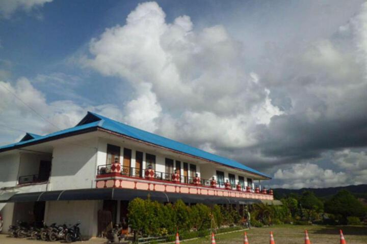 Photo of Hotel Sinar Tambolaka