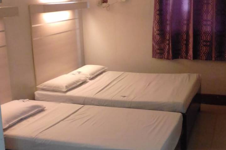 Room 16 of 94