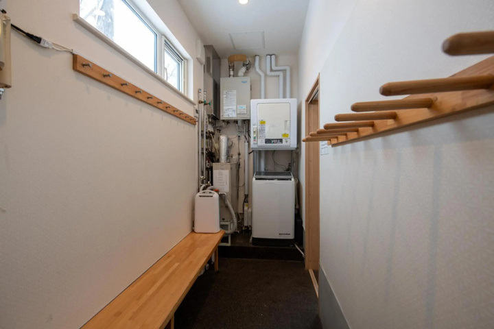 Room 6 of 15