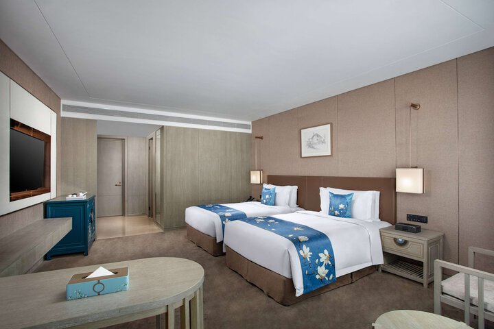 Room 16 of 42