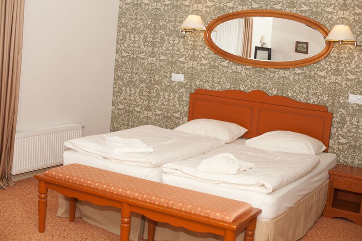 Room 4 of 67