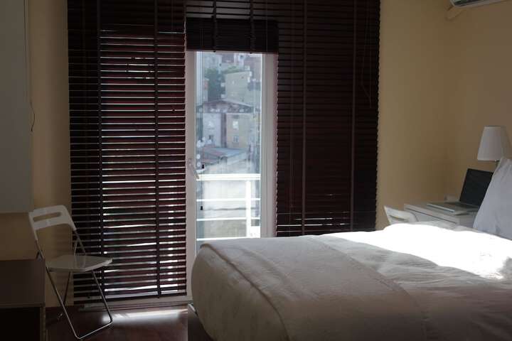 Room 9 of 27