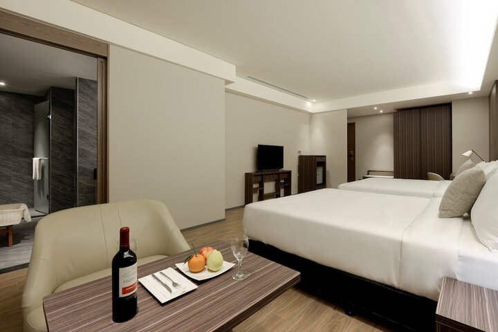 Room 17 of 65