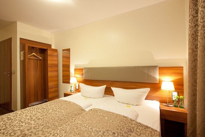 Room 5 of 50
