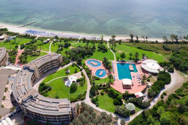 Hotel & Village Baia di Conte