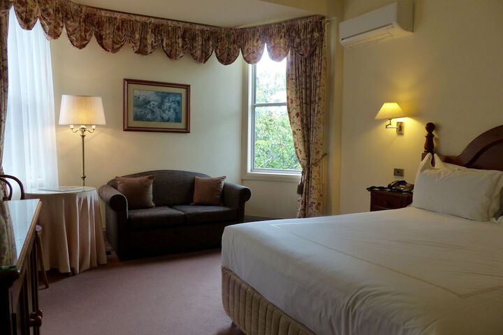 Room 3 of 55