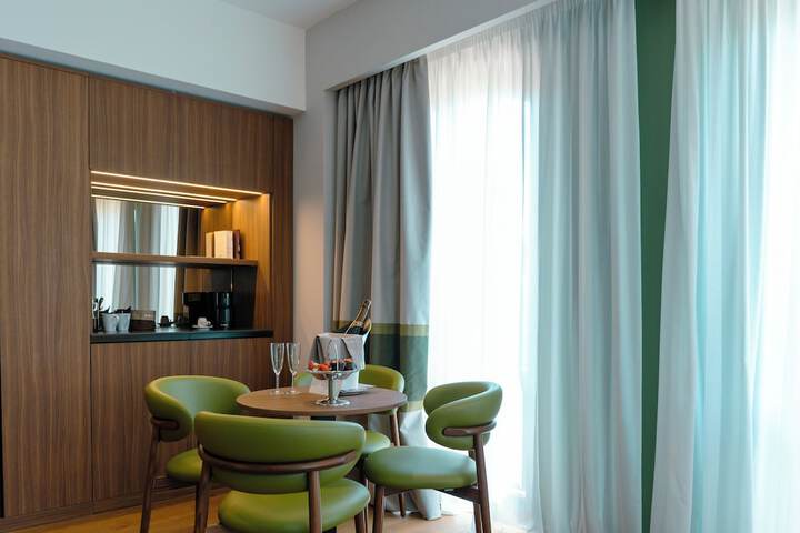 Room 26 of 334