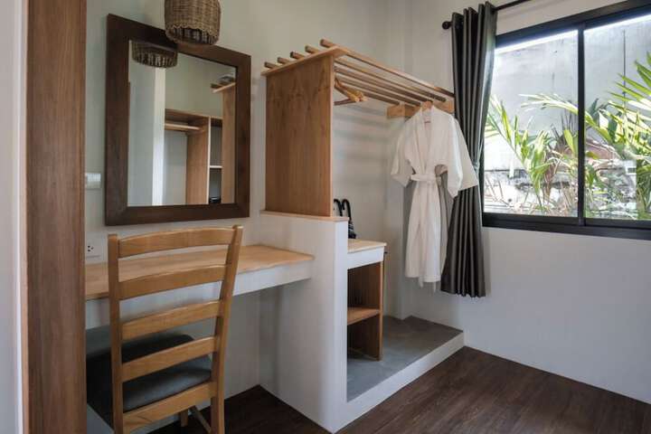 Room 95 of 149