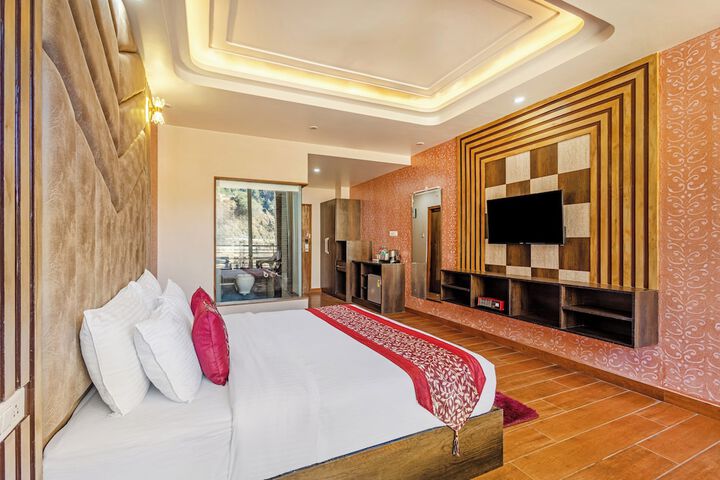 Room 8 of 53