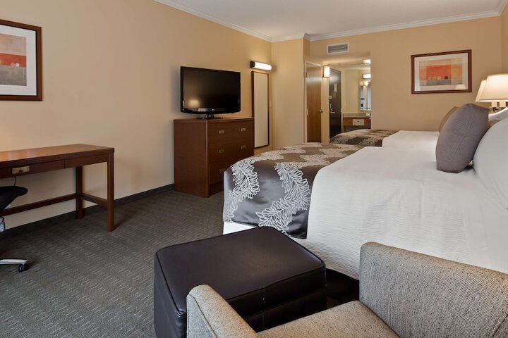 Room 8 of 75