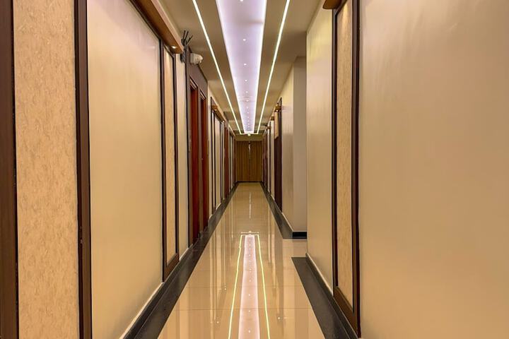 Room 12 of 25