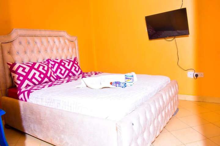 Room 2 of 23