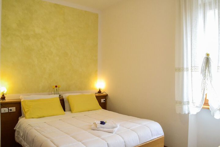 Room 13 of 47