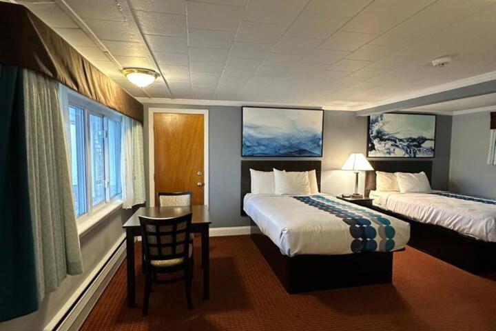 Standard Room, King or Two Doubles (9 of 20)